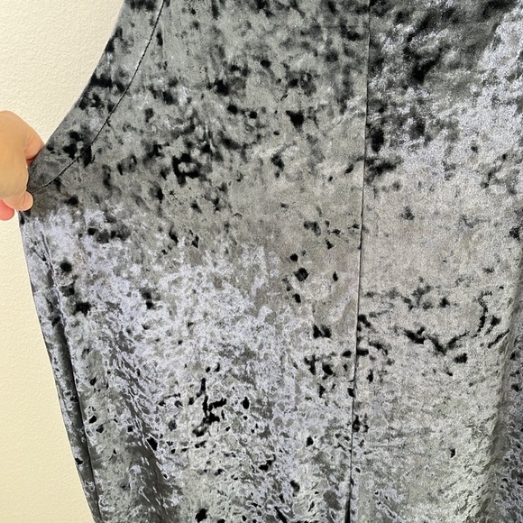 Urban Outfitters Velvet Velour Crop Overall Jumpsuit – Navy Blue – Size Large - Picture 4 of 7